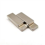 फेराइट चुंबक को ब्लॉक करें